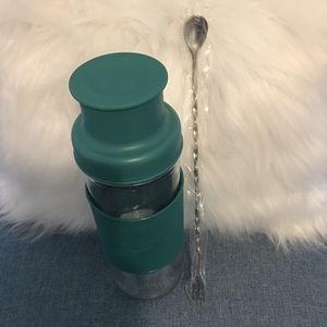 Mason jar cocktail shaker kit.